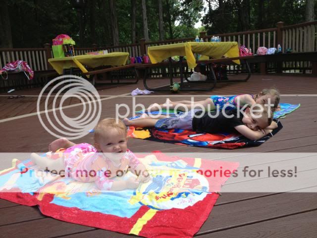  photo emilys_bday_party_zps782109af.jpg
