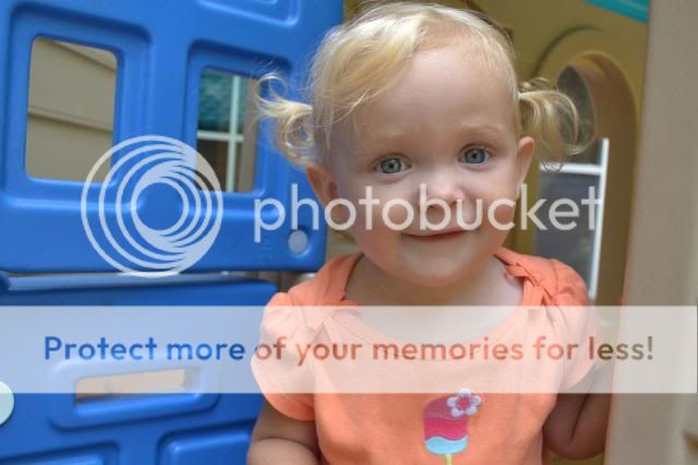  photo rebecca_17mos_zps0ef60c71.jpg